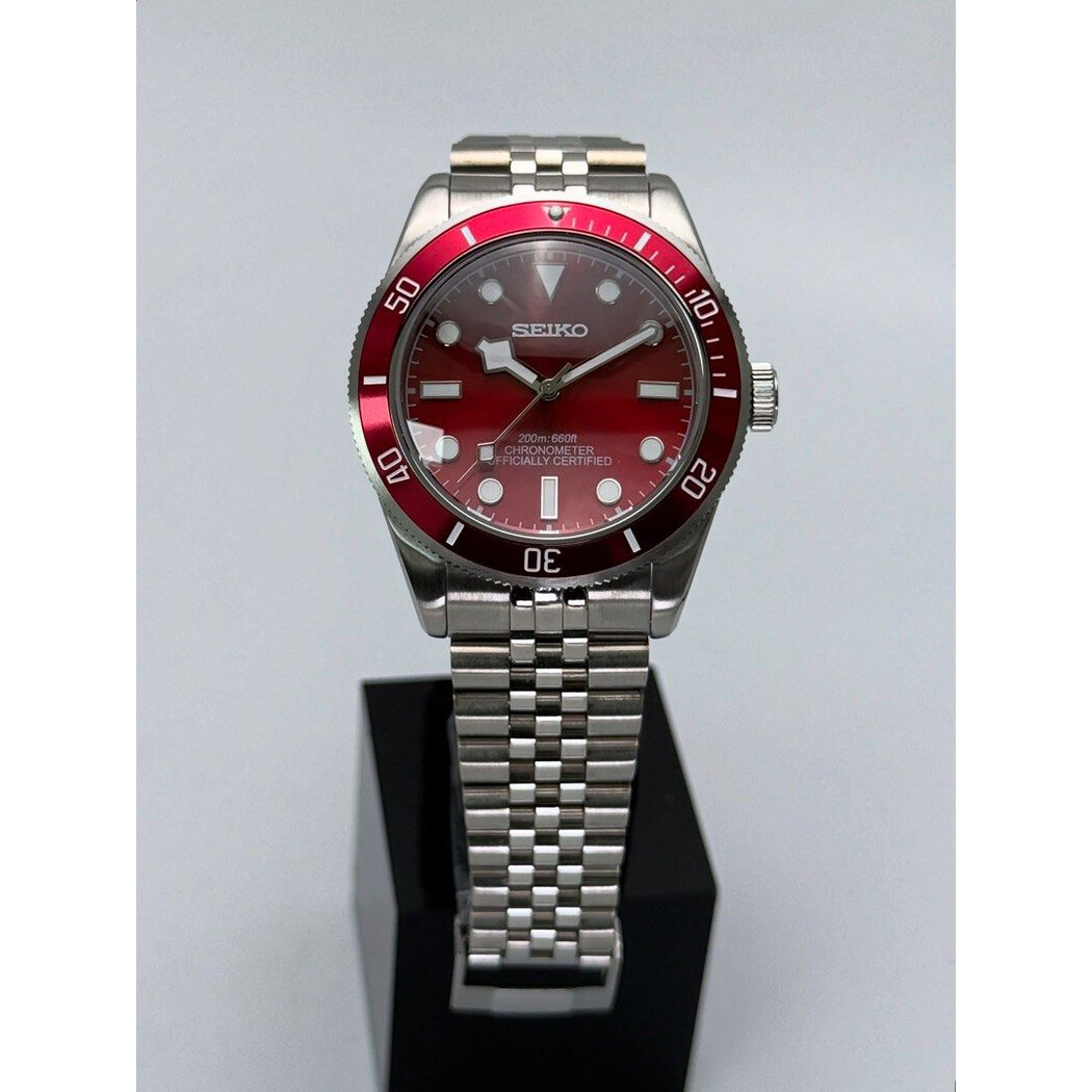 Custom Seiko Mod • Red BB58 on Jubilee • 39mm